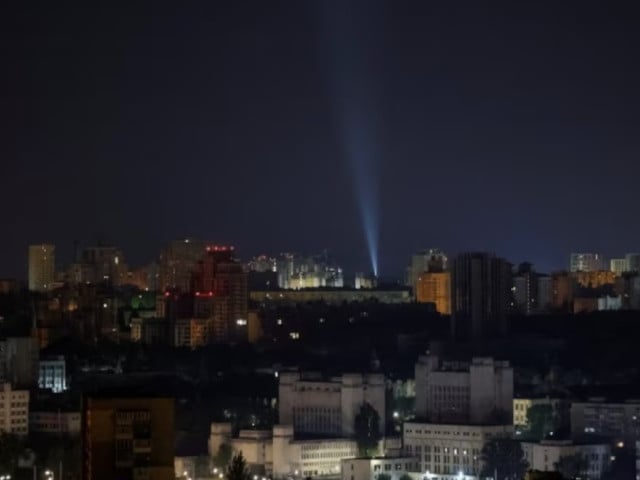 ukrainian service personnel use a searchlight as they search for drones in the sky over the city during a russian drone strike amid russia s attack on ukraine in kyiv ukraine july 31 2024 photo reuters